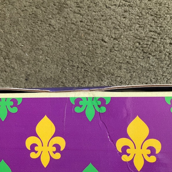 NIB - unopened Escape the Crate Game -Escape the Mardi Gras Murders - Picture 3 of 3